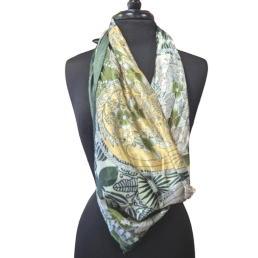 Boutique Green 4 Leaf Clover Scarf Satin Retro Boho Hippie Vacation Vibes